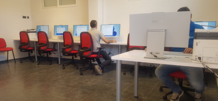 Vicent Solé Mobiliari equipa les noves oficines TIC de Hostal Nou amb espais pensats per treballar i aprendre