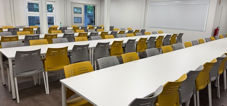 Nuevo mobiliario para la sala de comedor de la Escuela Xirinacs de Barcelona